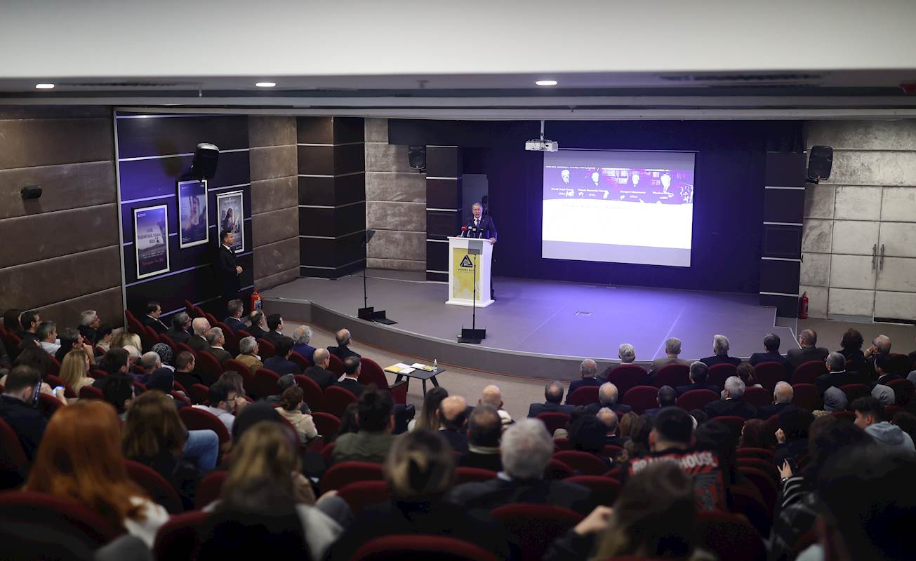 Millî Savunma Bakanı Hulusi Akar "1915 Ermeni Olayları Konusunda Politika Metni Üretme Çalıştayı"na Katıldı