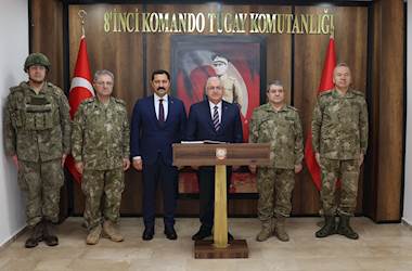Millî Savunma Bakanı Yaşar Güler, 8’inci Komando Tugay Komutanlığında İnceleme ve Denetlemelerde Bulundu