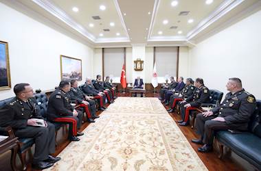 Millî Savunma Bakanı Yaşar Güler, Azerbaycan Silahlı Kuvvetlerinde Görevli Generalleri Kabul Etti