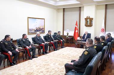 Millî Savunma Bakanı Yaşar Güler, Azerbaycan Silahlı Kuvvetlerinde Görevli Generalleri Kabul Etti