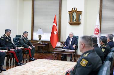 Millî Savunma Bakanı Yaşar Güler, Azerbaycan Silahlı Kuvvetlerinde Görevli Generalleri Kabul Etti