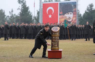 Millî Savunma Bakanı Yaşar Güler Balıkesir’de Astsubay Temel Askerlik ve Astsubaylık Anlayışı Kazandırma Kursu’nun Mezuniyet Törenine Katıldı 