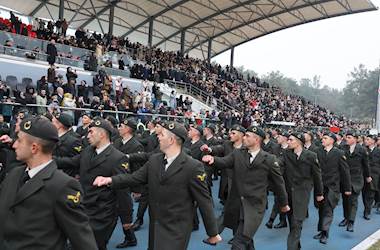 Millî Savunma Bakanı Yaşar Güler Balıkesir’de Astsubay Temel Askerlik ve Astsubaylık Anlayışı Kazandırma Kursu’nun Mezuniyet Törenine Katıldı 