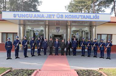 Millî Savunma Bakanı Yaşar Güler, 9’uncu Ana Jet Üs Komutanlığında İnceleme ve Denetlemelerde Bulundu