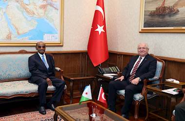 Millî Savunma Bakanı Yaşar Güler, Cibuti Savunma Bakanı Hassan Omar Mohamed Bourhan ile Bir Araya Geldi