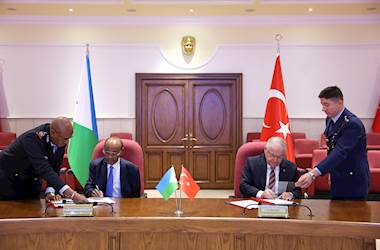 Millî Savunma Bakanı Yaşar Güler, Cibuti Savunma Bakanı Hassan Omar Mohamed Bourhan ile Bir Araya Geldi