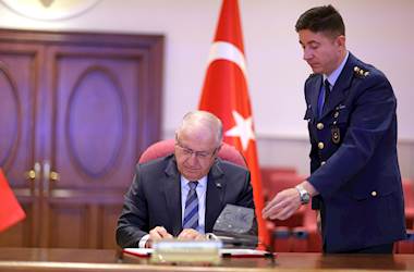 Millî Savunma Bakanı Yaşar Güler, Bulgaristan Savunma Bakanı Todor Tagarev ile Bir Araya Geldi