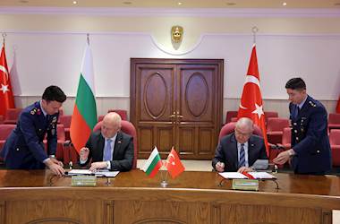 Millî Savunma Bakanı Yaşar Güler, Bulgaristan Savunma Bakanı Todor Tagarev ile Bir Araya Geldi