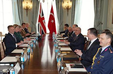 Millî Savunma Bakanı Yaşar Güler, İngiltere Savunma Bakanı Grant Shapps ile Londra’da Bir Araya Geldi