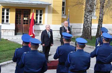 Millî Savunma Bakanı Yaşar Güler, Bosna Hersek Savunma Bakanı Zukan Helez İle Görüştü