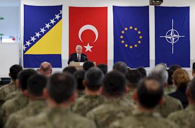Millî Savunma Bakanı Yaşar Güler, Bosna Hersek’te Türk Temsil Heyet Başkanlığını Ziyaret Etti