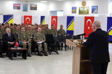 Millî Savunma Bakanı Yaşar Güler, Bosna Hersek’te Türk Temsil Heyet Başkanlığını Ziyaret Etti