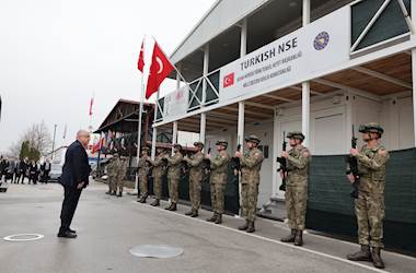 Millî Savunma Bakanı Yaşar Güler, Bosna Hersek’te Türk Temsil Heyet Başkanlığını Ziyaret Etti