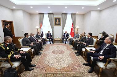 Millî Savunma Bakanı Yaşar Güler, Irak Ulusal Güvenlik Müsteşarı Kasım Celal El-Araji Hussaini Kabul Etti