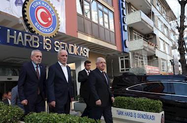Millî Savunma Bakanı Yaşar Güler, Türk Harb-İş Sendikası Genel Merkezini Ziyaret Etti