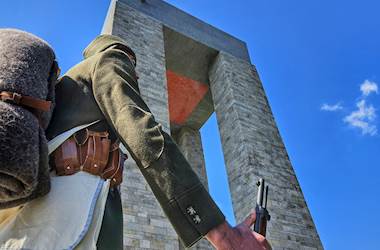 Millî Savunma Bakanı Yaşar Güler ve Beraberindeki TSK Komuta Kademesi, Çanakkale’deki Törenlere Katıldı 