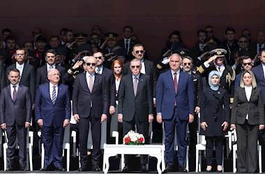 Millî Savunma Bakanı Yaşar Güler ve Beraberindeki TSK Komuta Kademesi, Çanakkale’deki Törenlere Katıldı 
