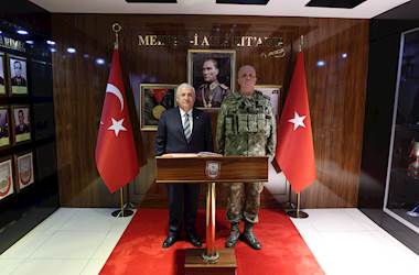 Millî Savunma Bakanı Yaşar Güler, Kahramanmaraş’ta Şehit Aileleri ve Gazilerle İftar Yaptı