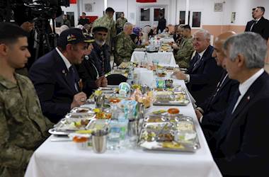 Millî Savunma Bakanı Yaşar Güler, Kahramanmaraş’ta Şehit Aileleri ve Gazilerle İftar Yaptı