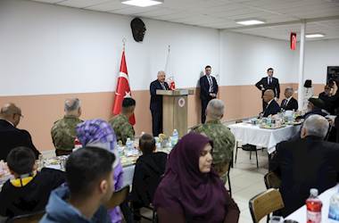 Millî Savunma Bakanı Yaşar Güler, Kahramanmaraş’ta Şehit Aileleri ve Gazilerle İftar Yaptı
