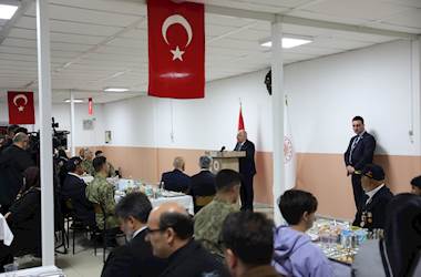 Millî Savunma Bakanı Yaşar Güler, Kahramanmaraş’ta Şehit Aileleri ve Gazilerle İftar Yaptı
