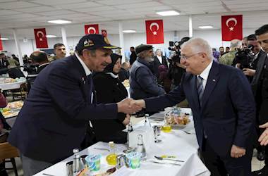 Millî Savunma Bakanı Yaşar Güler, Kahramanmaraş’ta Şehit Aileleri ve Gazilerle İftar Yaptı