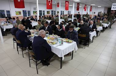 Millî Savunma Bakanı Yaşar Güler, Kahramanmaraş’ta Şehit Aileleri ve Gazilerle İftar Yaptı