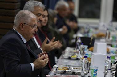 Millî Savunma Bakanı Yaşar Güler, Kırıkkale’de Şehit Aileleri ve Gazilerimizle İftar Yaptı