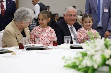 Millî Savunma Bakanı Yaşar Güler, Ankara’da Şehit Aileleri ve Gazilerle İftar Yaptı