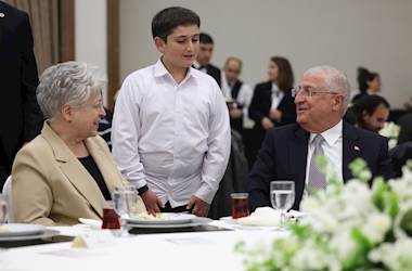 Millî Savunma Bakanı Yaşar Güler, Ankara’da Şehit Aileleri ve Gazilerle İftar Yaptı