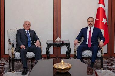 Millî Savunma Bakanı Yaşar Güler ve Dışişleri Bakanı Hakan Fidan, Dışişleri Bakanlığı Resmî Konutunda Bir Araya Geldi