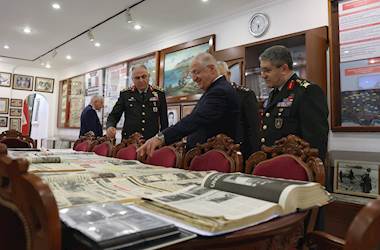 Millî Savunma Bakanı Yaşar Güler, Kıbrıs Türk Barış Kuvvetleri Komutanlığında İnceleme ve Denetlemelerde Bulundu