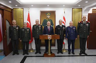 Millî Savunma Bakanı Yaşar Güler, Kıbrıs Güvenlik Kuvvetleri Komutanlığında İnceleme ve Denetlemelerde Bulundu
