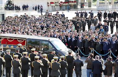 Kahraman Şehidimiz Piyade Astsubay Kıdemli Çavuş Ata Göçmen Son Yolculuğuna Uğurlandı