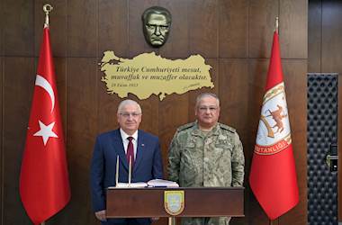 Millî Savunma Bakanı Yaşar Güler Ege Ordusu Komutanlığını Ziyaret Etti