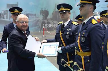Millî Savunma Bakanı Yaşar Güler ve TSK Komuta Kademesi, Pilotaj Mezuniyet Töreni'ne Katıldı