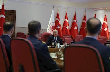 Millî Savunma Bakanı Yaşar Güler, Hava Kuvvetlerinin 113’üncü Kuruluş Yıl Dönümü Dolayısıyla Hava Kuvvetleri Komutanı Org. Ziya Cemal Kadıoğlu’nu ve Beraberindeki Personeli Kabul Etti