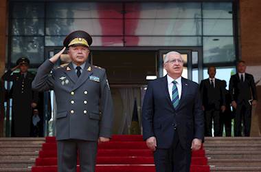 Millî Savunma Bakanı Yaşar Güler, Özbekistan Savunma Bakanı Korgeneral Bahadır Kurbanov ile Bir Araya Geldi