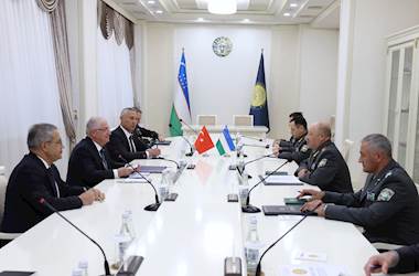 Millî Savunma Bakanı Yaşar Güler, Özbekistan Savunma Bakanı Korgeneral Bahadır Kurbanov ile Bir Araya Geldi