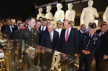 Millî Savunma Bakanı Yaşar Güler, Mutlu Barış Harekâtı'nın 50'nci Yıl Dönümü Dolayısıyla Hazırlanan "50'nci Yıl Sergisi"nin Açılışını Gerçekleştirdi