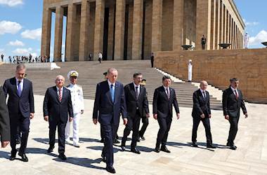 Cumhurbaşkanımız Sn. Recep Tayyip Erdoğan Başkanlığındaki Yaş Üyeleri Anıtkabir’i Ziyaret Etti