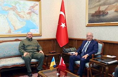 Millî Savunma Bakanı Yaşar Güler, Ankara’ya Ziyaret Gerçekleştiren Ukrayna Savunma Bakanı Rüstem Umerov ile Bir Araya Geldi