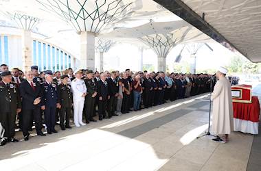 Millî Savunma Bakanı Yaşar Güler, Eski Jandarma Genel Komutanı Emekli Orgeneral Galip Mendi’nin Cenaze Törenine Katıldı