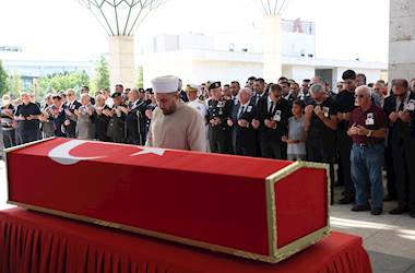 Millî Savunma Bakanı Yaşar Güler, Eski Jandarma Genel Komutanı Emekli Orgeneral Galip Mendi’nin Cenaze Törenine Katıldı