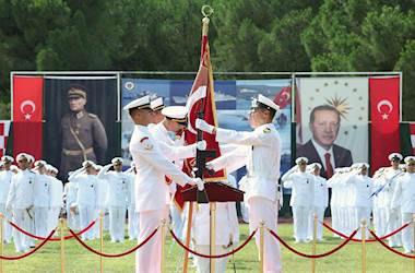 Millî Savunma Bakanı Yaşar Güler, MSÜ Deniz Astsubay Meslek Yüksek Okulundaki Mezuniyet Törenine Katıldı