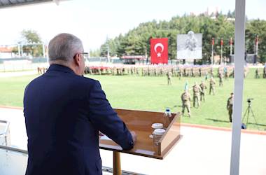 Millî Savunma Bakanı Yaşar Güler, Eğirdir Dağ Komando Okulu ve Eğitim Merkezi Komutanlığındaki Eğitim Yılı Açılış Törenine Katıldı