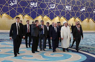 Millî Savunma Bakanı Yaşar Güler, Astana Merkez Camisi’ni ve Astana Büyükelçiliğimizi Ziyaret  Etti