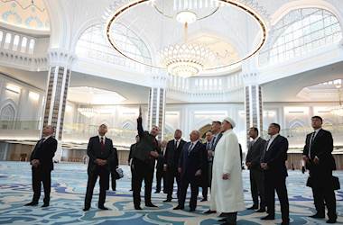 Millî Savunma Bakanı Yaşar Güler, Astana Merkez Camisi’ni ve Astana Büyükelçiliğimizi Ziyaret  Etti