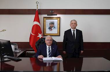 Millî Savunma Bakanı Yaşar Güler, Astana Merkez Camisi’ni ve Astana Büyükelçiliğimizi Ziyaret  Etti