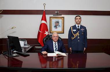 Millî Savunma Bakanı Yaşar Güler, Astana Merkez Camisi’ni ve Astana Büyükelçiliğimizi Ziyaret  Etti